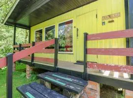 Lodge 2 - "Rowan"