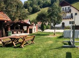 Voinescu House - Natural Living & Eating, cottage in Şimon