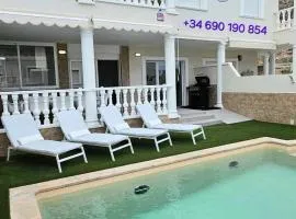 Luxury villa with private pool and cinema by Vapagó Tenerife