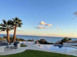 Villa Vistas al Mar, hotel in Benajarafe
