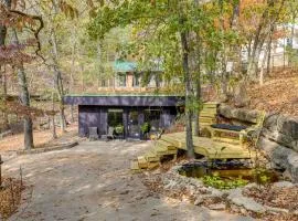Community Perks Cozy Hideaway Near Beaver Lake