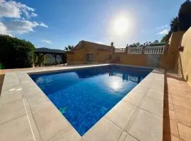 Villa in Alcaucin - Sleeps 4 - Pool - Parking