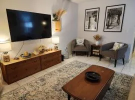 3BR Oasis with Pool in Cocoa