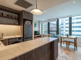 Luxurious Foreshore Getaway