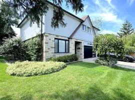 Luxury Modern Retreat, Sauna, Theatre, Pool Table