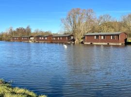 Filby Broads Lodge Houseboat, hotel en Norwich