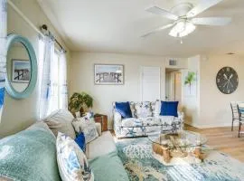 4 Mi to Beach Charming Port Charlotte Home!