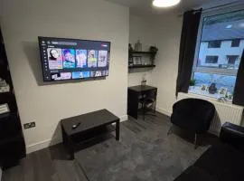 Immaculate whole house Sleeps 4