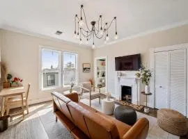 Beautiful Top Floor Getaway in Beach Town