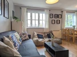 Vintage 2-bed City Centre Gem Free Parking
