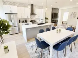 Pristine Petworth Family Home w Street Parking