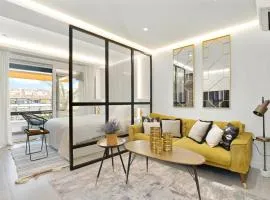Golden Mile Lux Sea View Suite with Balcony