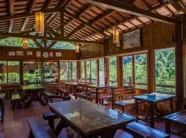 Hong Wa Cuo南投埔里紅瓦厝山居民宿