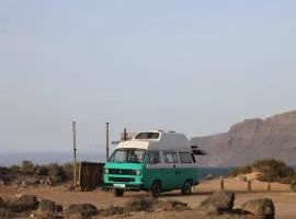 Camelvans Lanzarote California Volkswagen T3、カレタ・デ・ファマラのグランピング施設