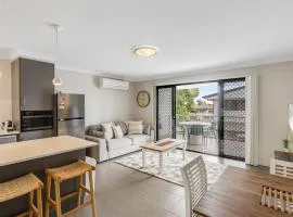 Contemporary & Convenient - City Fringe Townhouse!