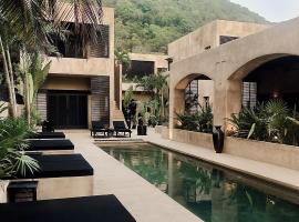 The Casa Saint George Hotel, Hotel in Troncones