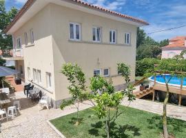 Ocean's House, hotel in Parede