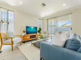 Bright & Airy 3-Bed House Near Rockingham Beach