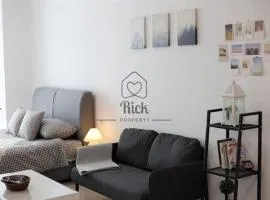 SS15 Courtyard Subang Jaya Sunway Cozy Modern Studio Google TV Netflix LRT 100m #03