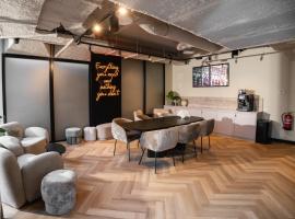 Cabins Hotel Amsterdam, hostel ở Amsterdam
