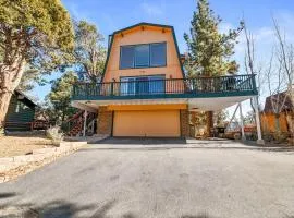 The Cedar Bear Lodge, Jacuzzi with an Outdoor Patio & BBQ