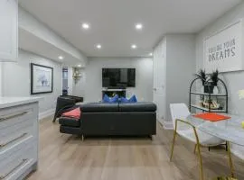 2 Bedroom Private Suite-Parking-Near Hospital and Airport