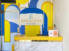Rosalyne House Malioboro 2, hotel v destinaci Sentool