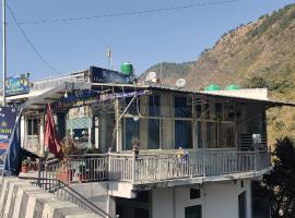KC Hotel & Restaurant, hotel v destinaci Rudraprayāg