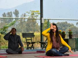Sukoon - A Wellness Resort, Uttarakhand, alojamiento con onsen en Chūharpur