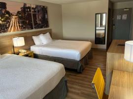 Days Inn by Wyndham near Kansas Speedway, hotel i Kansas City