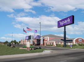 Spark by Hilton Dumas, hotel with pools in Dumas