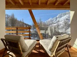 Your Nest In The Mountains
