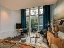 Welcome in - WoesteHoeve Sfeervol Vakantiehuisje in Zeeland aan Zee, Dicht bij Strand & Natuur