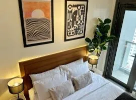 Greenbelt with Wifi, Pool and Gym