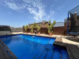 Casa Barcelona-Hilltop villa with Pool