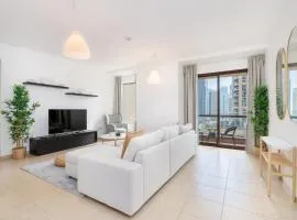 Spacious 1-Bedroom at the Heart of JBR、ドバイの別荘