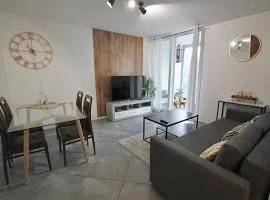 Pied-à-terre - Apartment 75m2 - free parking