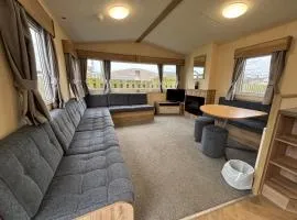 Jay 28, California Cliffs, Parkdean, Sleeps Eight, Free Wi-Fi, Pet Friendly, Bed Linen and Towels Included