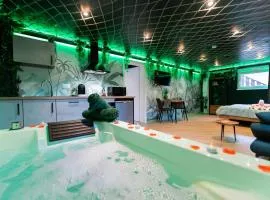 L'Oasis Tropicale, Jacuzzi, Love Room