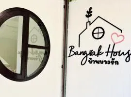 Bangrak house 200 meters near BTS SaphanTaksin in city