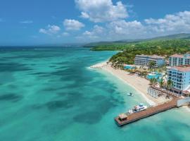 Sandals Dunns River All Inclusive Couples Only, hotel v destinaci Ocho Rios
