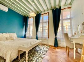 Appartement de 2 pieces avec balcon centre, hotel em Douai