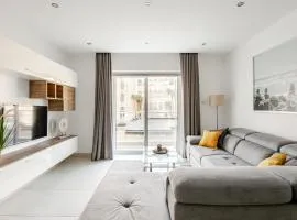 Modern apartment direct access to Sliema beaches
