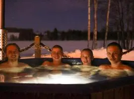 Tuovilan Lomamökki - Hot Tub - Lakeside log cabin