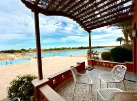 Exquisite 1BR Chalet with Pool and Beach Front El Gouna