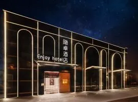 Yinzhuo Hotel is close to the neighboring Zhan Sanyuanqiao Subway Which is convenient to travel