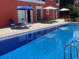 Dans une villa avec piscine privée, calme, proche des plages, vues mer et montagnes