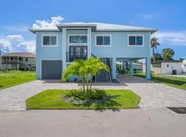 Mid Island Beach Getaway - Close to Beach, Heated Pool - Suntide - Roelens