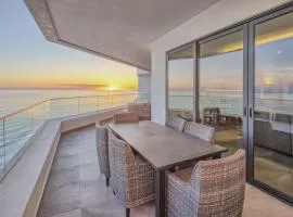LUXURY NEW OCEANFRONT CONDO 5BR Sleeps 12