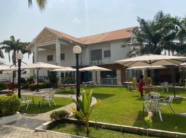 Hamburg Home Lodge, 5-sterrenhotel in Tema